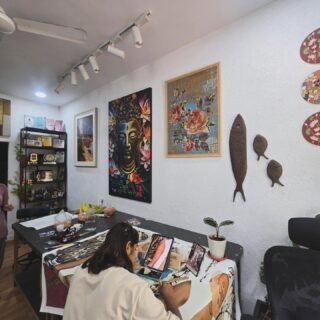 Studio vibes🫰🏻
#studio #art #artist #AcrylicPainting #artdaily